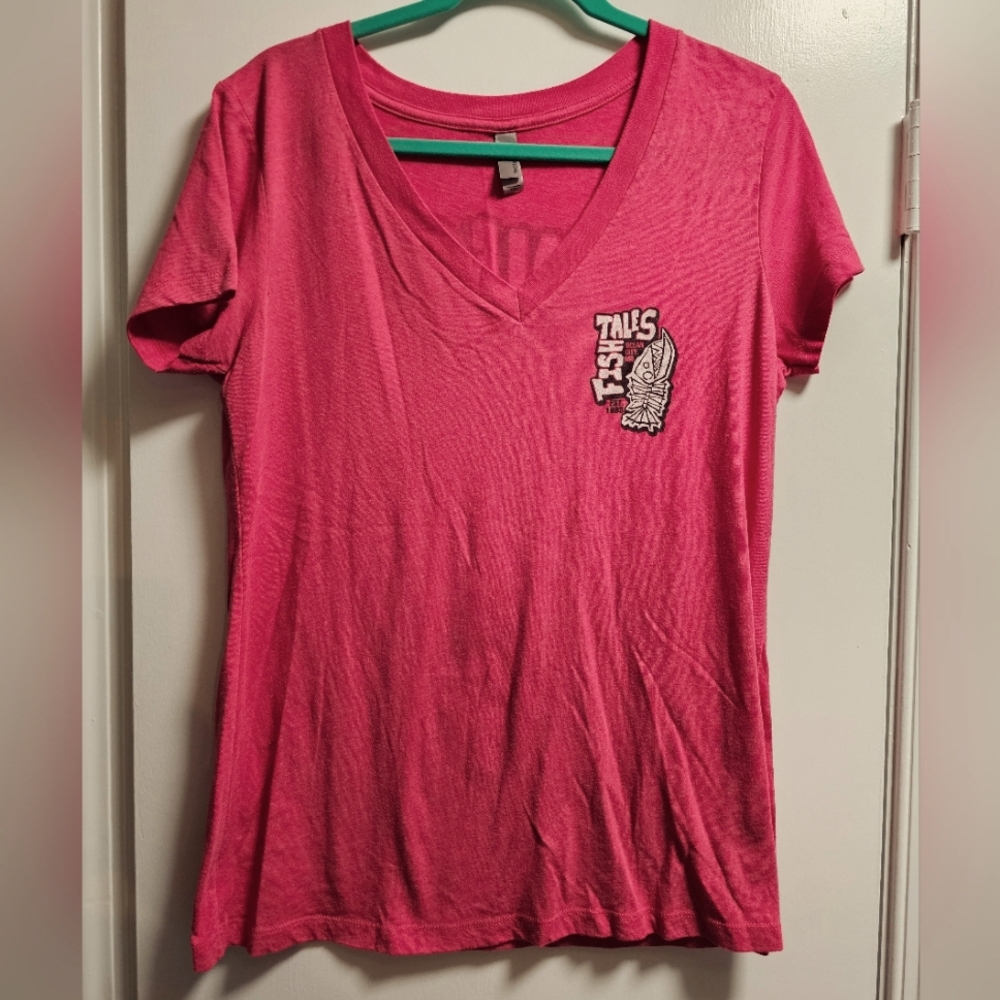 Ladies Vintage Fish Tales Ocean City MD V-Neck Pink T-Shirt XXL (runs small)